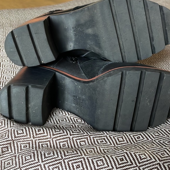 Naturalizer Booties - Picture 4 of 8